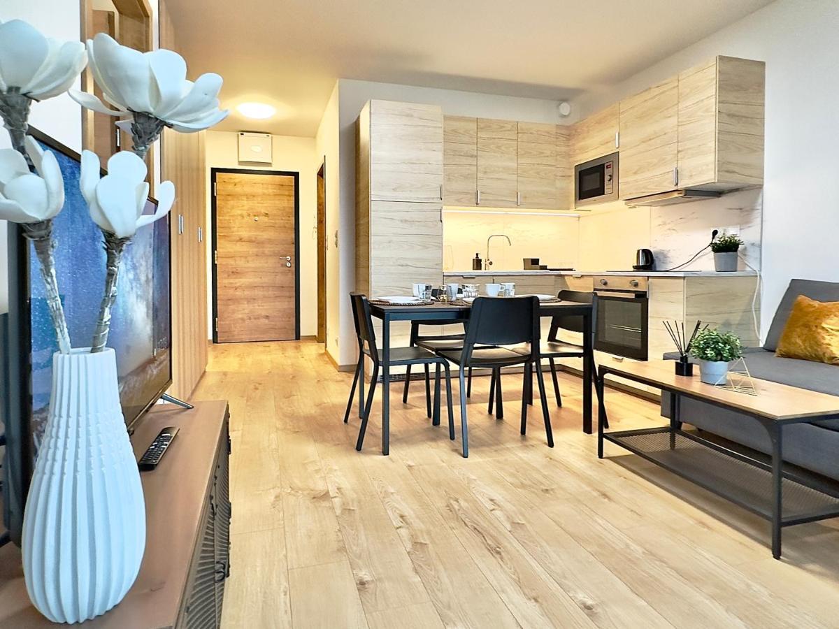 Yarn - Brand New - Free Parking - Balcony With City View - Central Shopping Mall Bratislava Eksteriør bilde